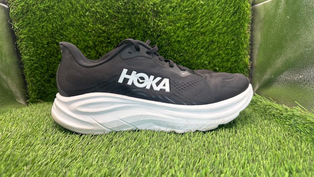 Hoka One One Clifton 11 1176573-BWHT Athletic Sneaker Women's 12B Black Mesh Gym